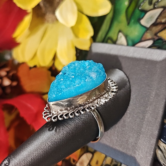 Calcite Blue Dyed (Druzy) Silver Gemstone Ring - Size 9 1/2 - Picture 3 of 8